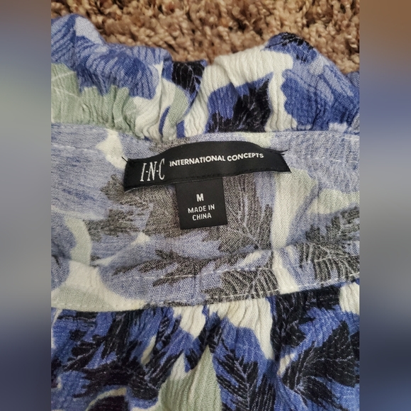 INC Internacional Concepts floral top - Picture 3 of 7